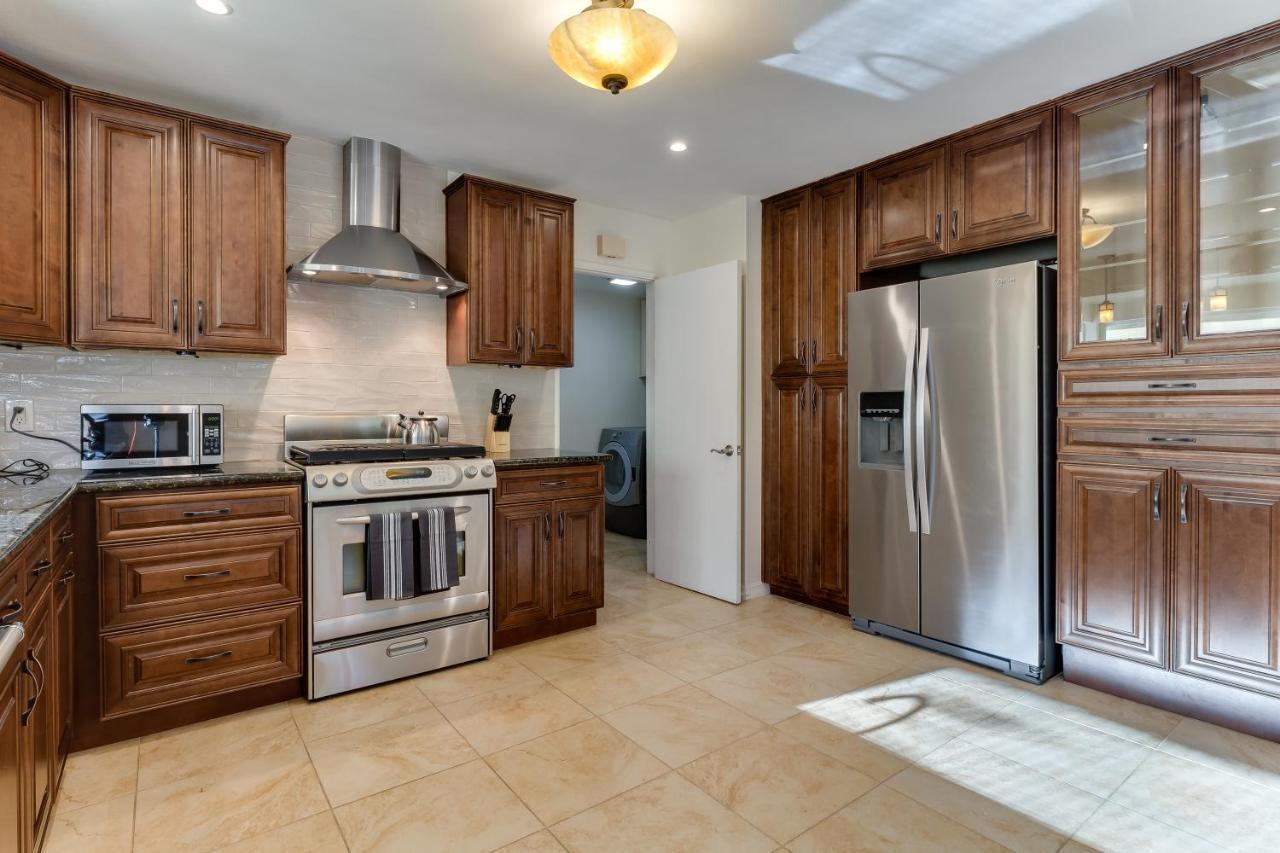 Casa vacanze 4 Bedroom West Hills Charmer With Pool And Jacuzzi *