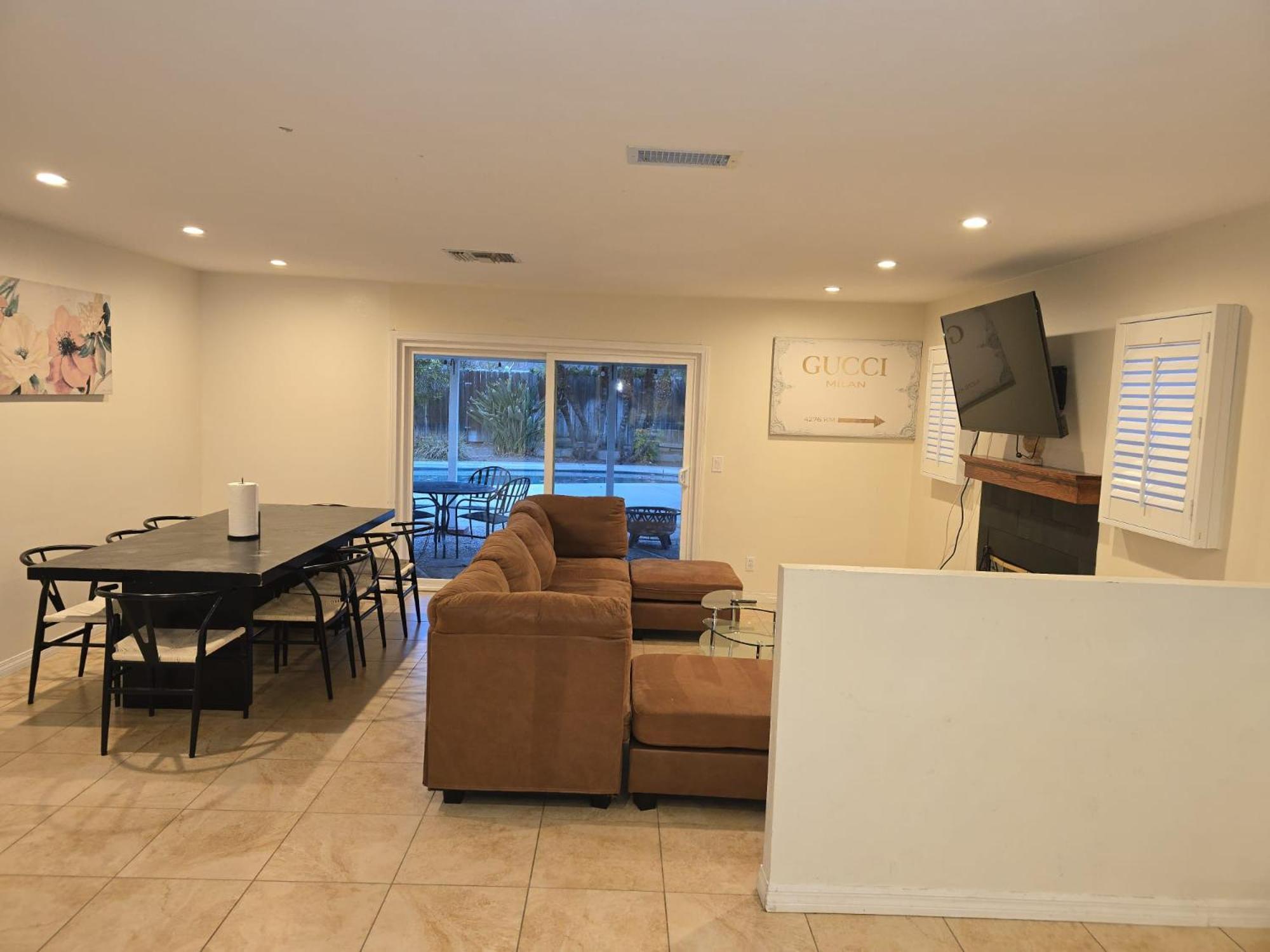 4 Bedroom West Hills Charmer With Pool And Jacuzzi Casa vacanze Los Angeles